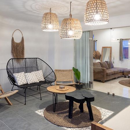 Casa De Lupe 5 Bedroom Villa In Kerobokan Семиньяк Экстерьер фото