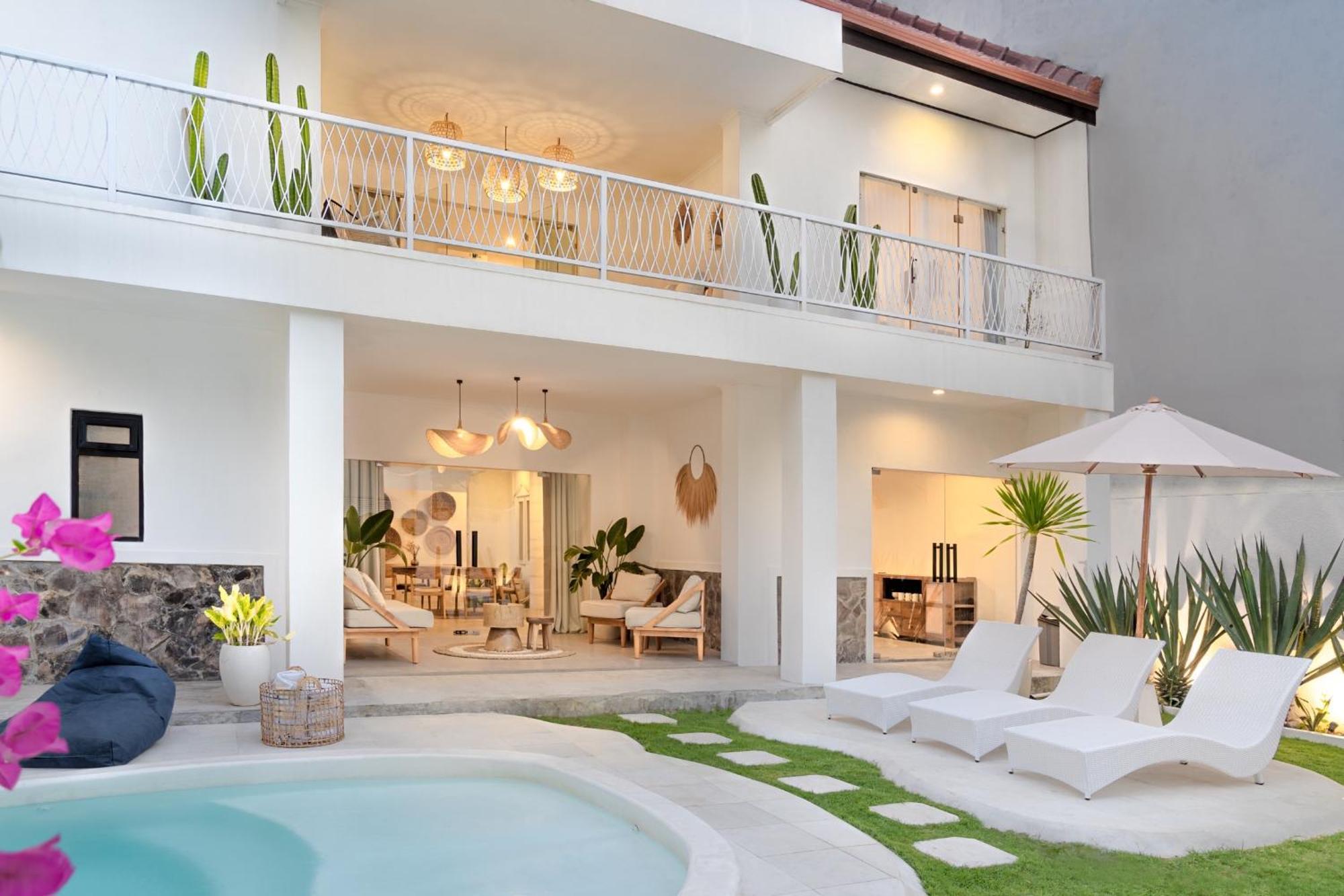 Casa De Lupe 5 Bedroom Villa In Kerobokan Семиньяк Экстерьер фото